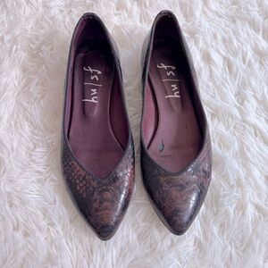 Adorable French Sole snakeskin tortoiseshell leather heart-toe flat size 37